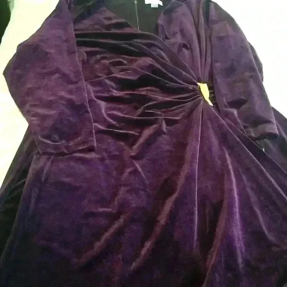 NWT Calvin Klein Velvet Dress - Picture 9 of 11